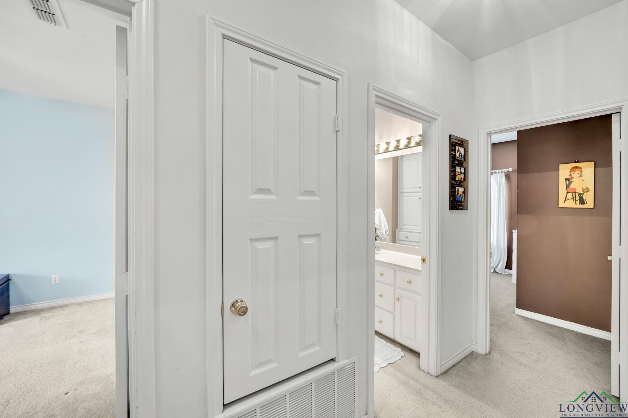 1000 S Camille Dr, Longview, Ohio image 9