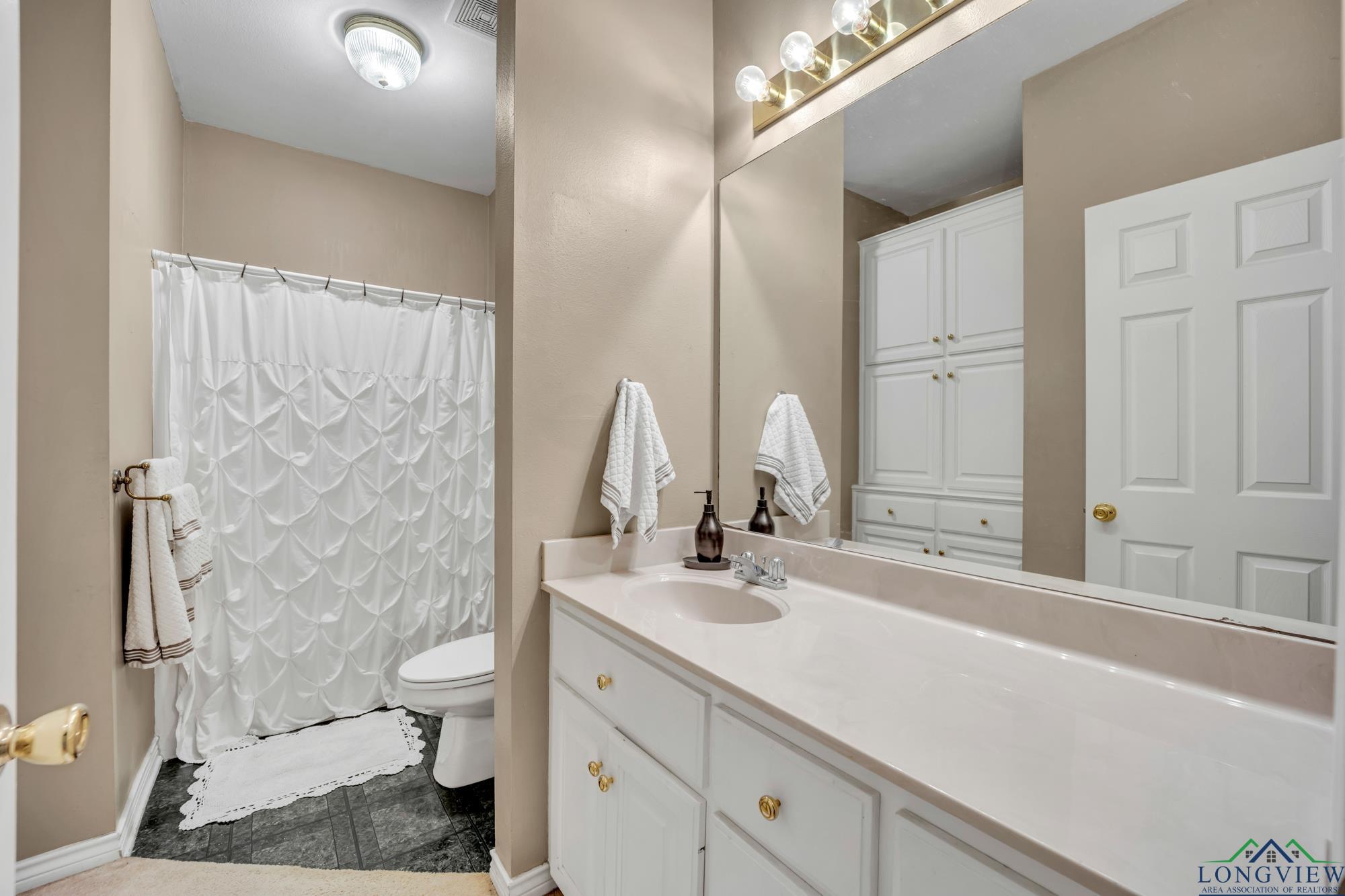 1000 S Camille Dr, Longview, Ohio image 10