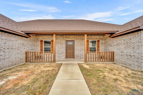 A home in Lindale