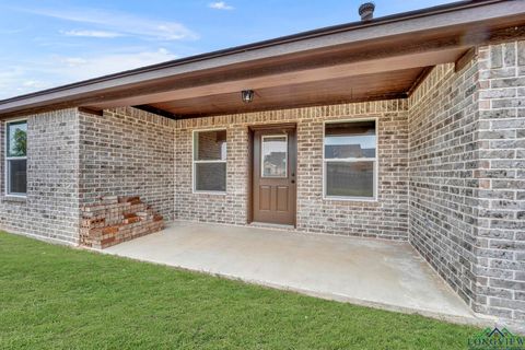 A home in Lindale