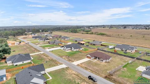 A home in Lindale