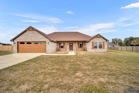 A home in Lindale