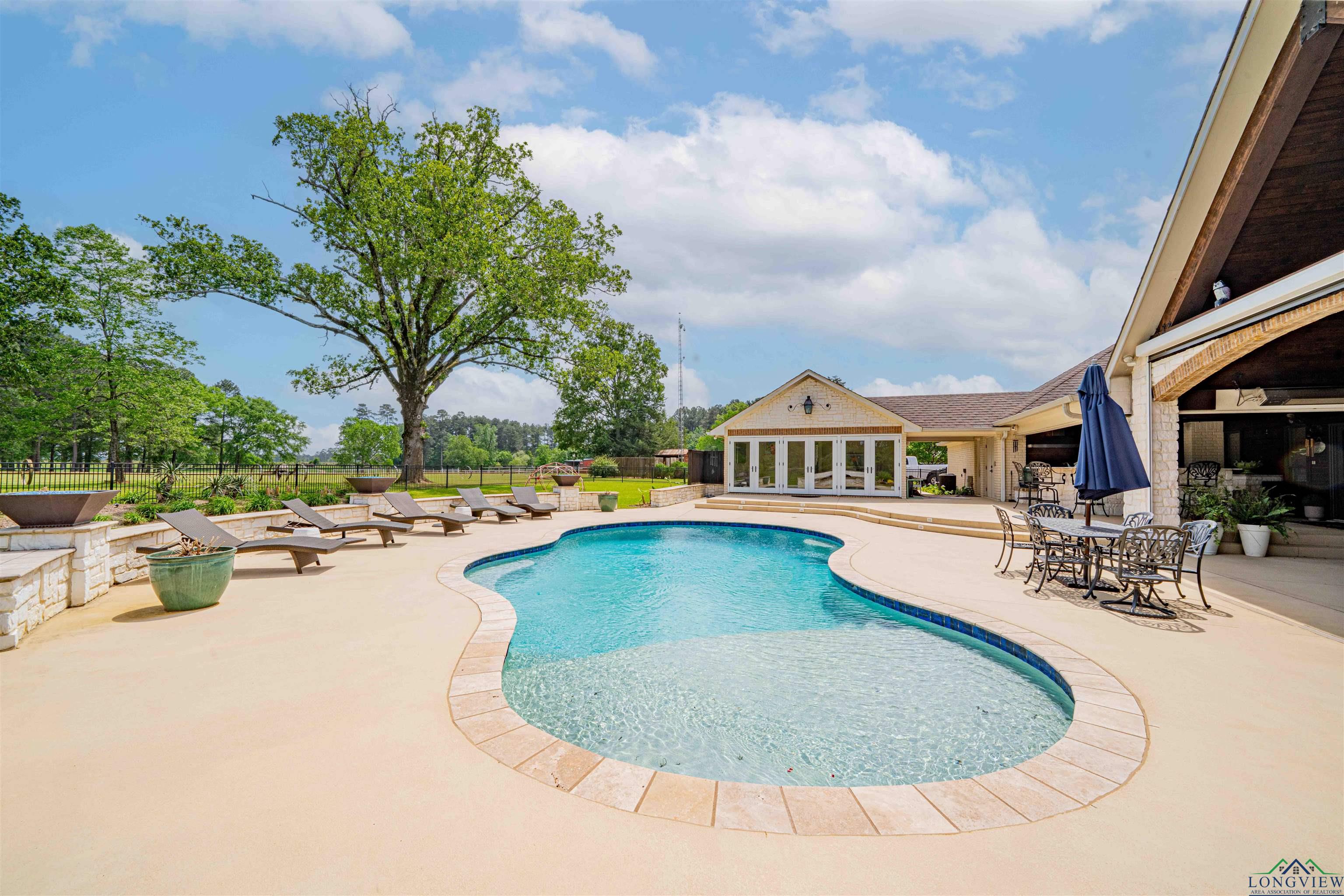 273 Fm 2276, Kilgore, Texas image 35