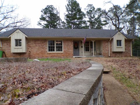 Homes For Sale - 1006 E Lake Dr<br/> Gladewater, TX 75647