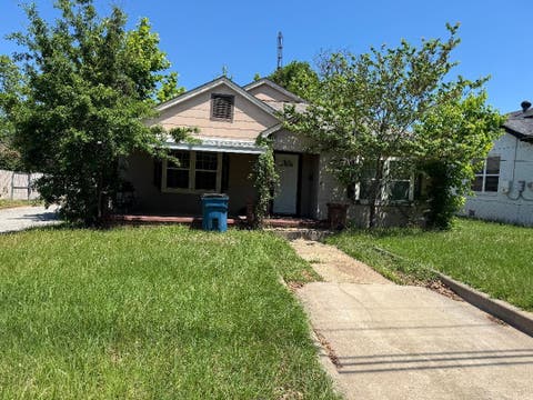 Homes For Sale - 401 E Henderson St<br/> Overton, TX 75684