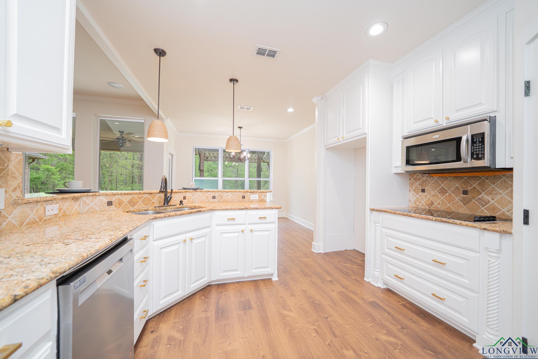 320 Fox Glove Ln, Longview, Texas image 11