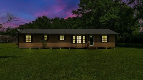 Homes For Sale - 2997 County Road 4260<br/> Mount Pleasant, TX 75455