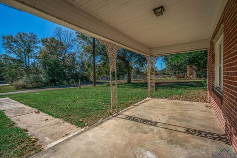 A home in Gladewater