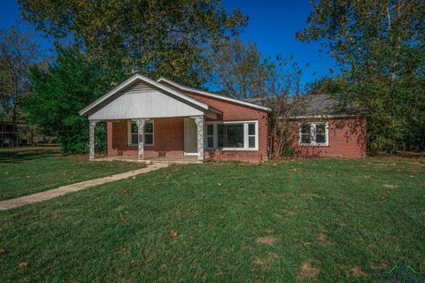 A home in Gladewater