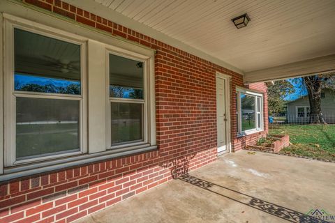 A home in Gladewater