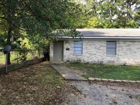 Multifamily For Sale - 601 Waggoner Street<br/> Gregg County, Longview, TX 75604