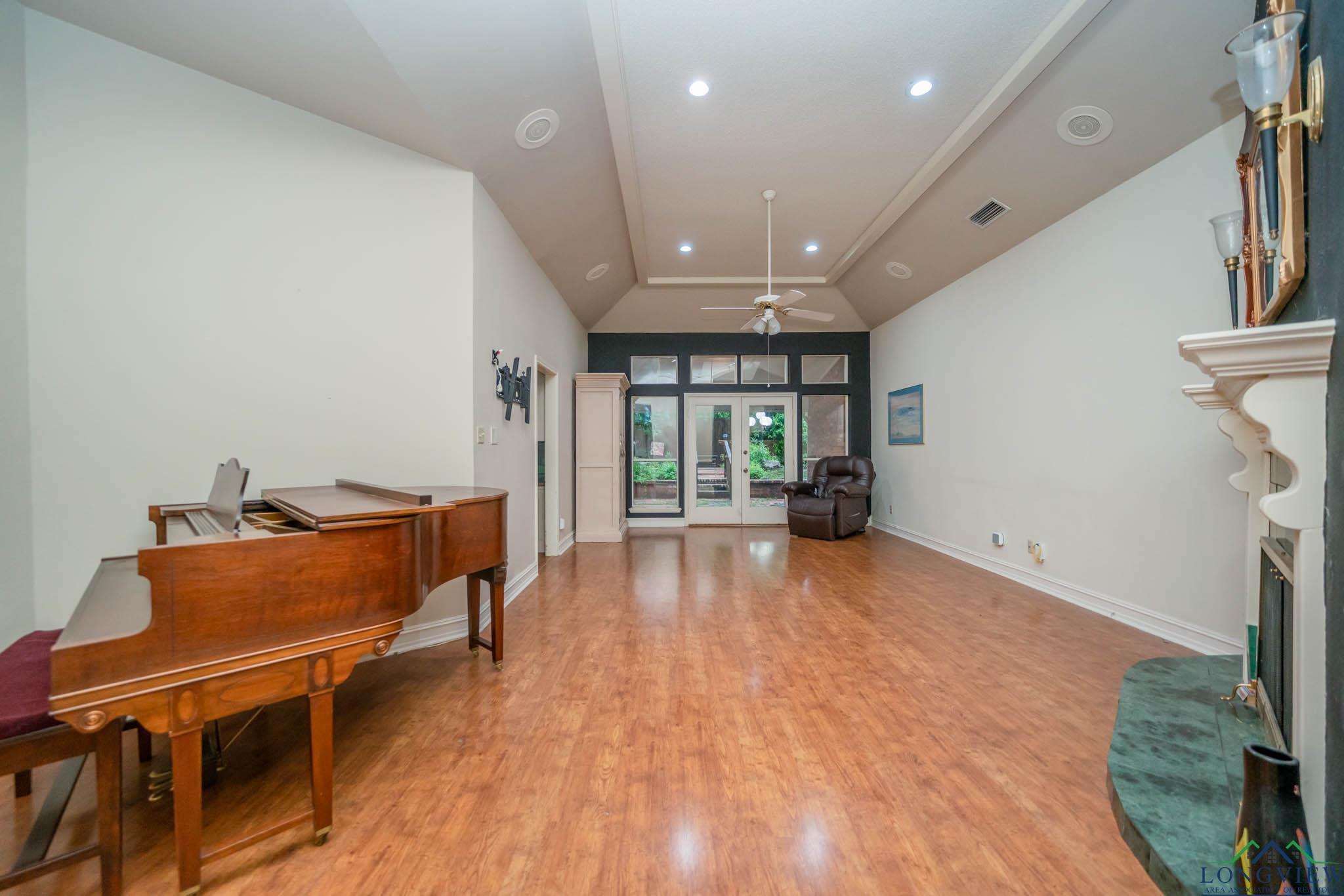 315 Tealwood Dr, Longview, Texas image 13