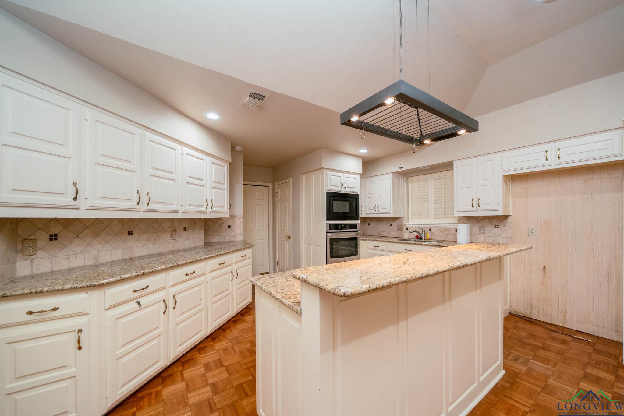315 Tealwood Dr, Longview, Texas image 17