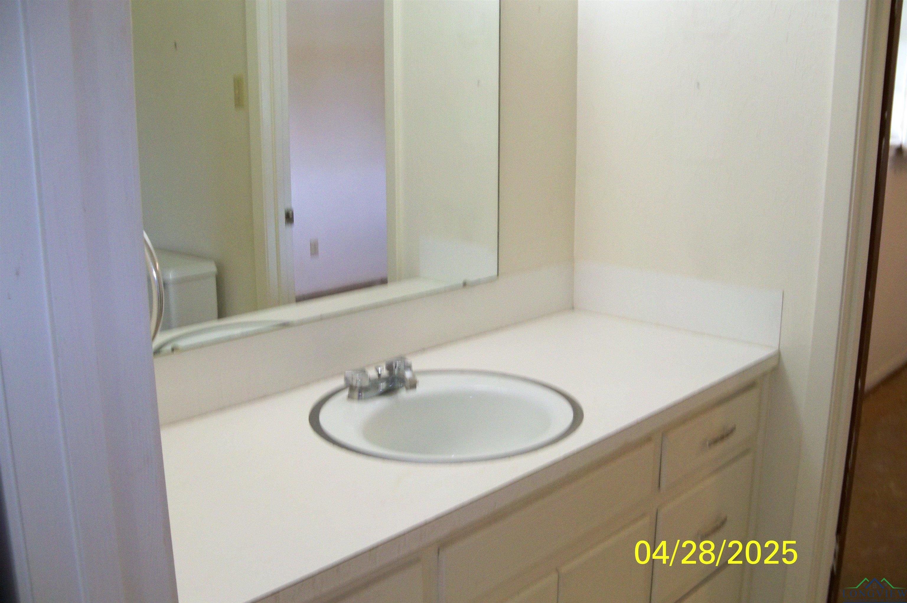 2216 Pinecrest Dr, Gladewater, Texas image 7
