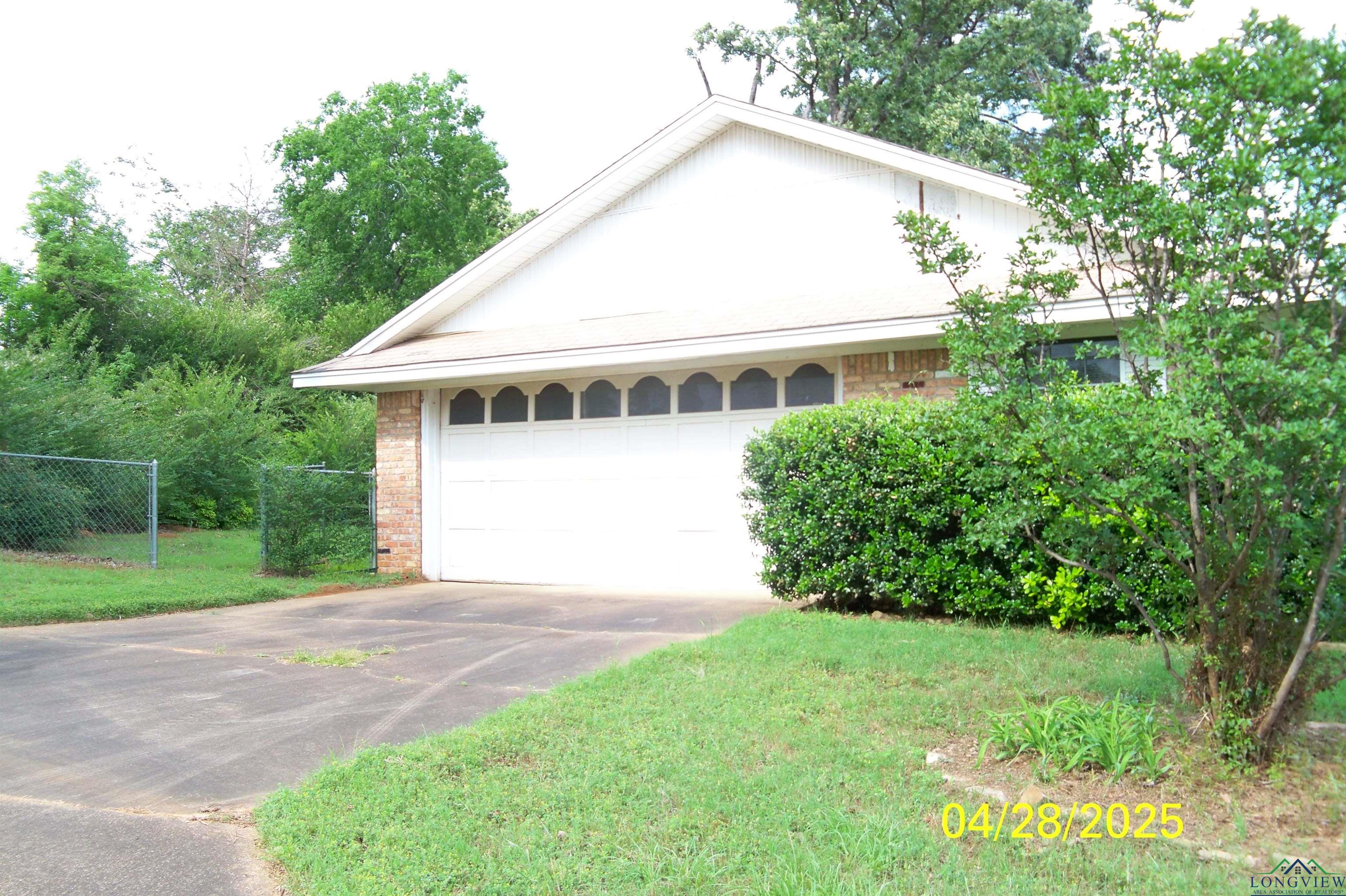 2216 Pinecrest Dr, Gladewater, Texas image 17