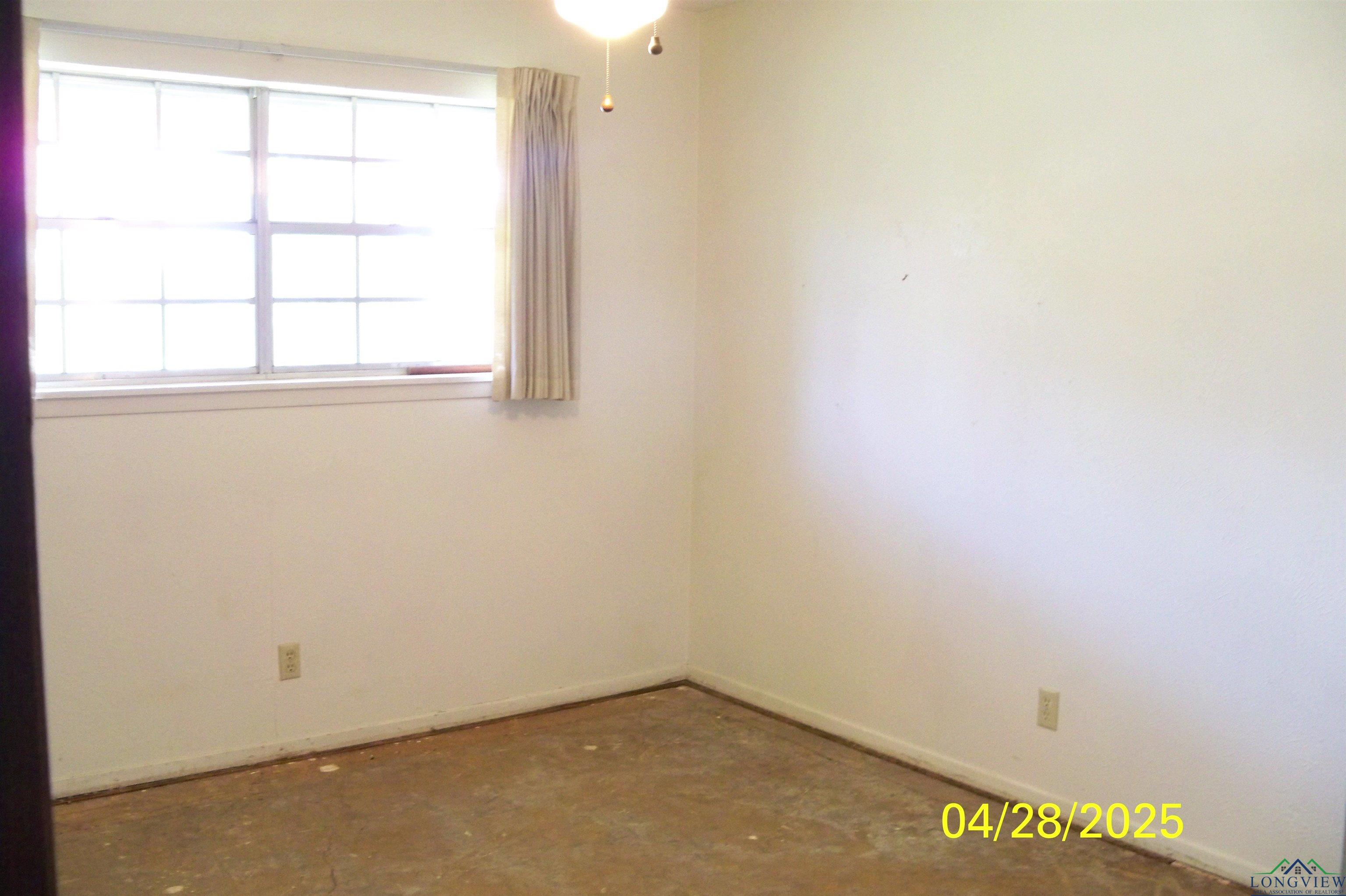 2216 Pinecrest Dr, Gladewater, Texas image 3