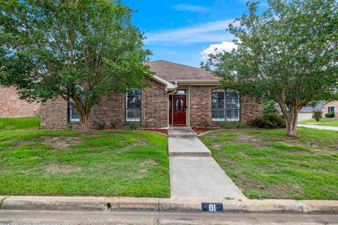 Homes For Sale - 1 Friendswood Dr<br/> Longview, TX 75605