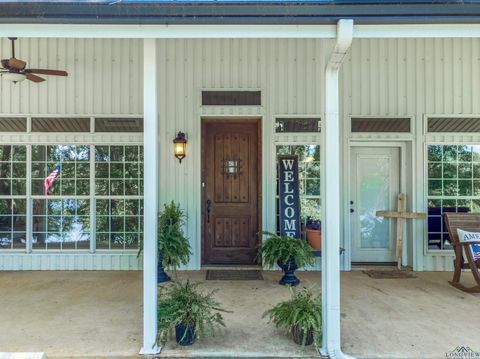 A home in Gladewater