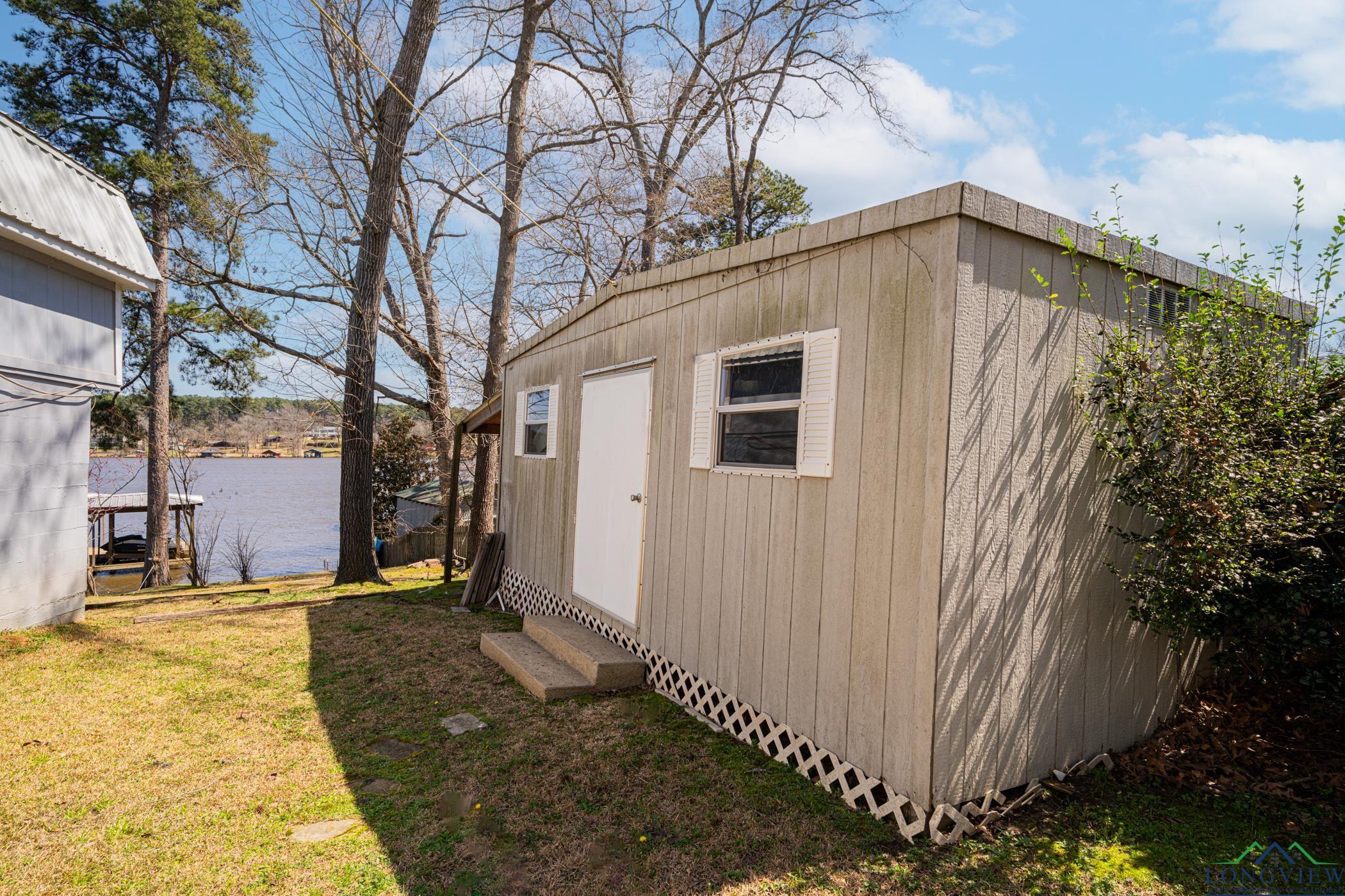 2118 W Lake Dr, Gladewater, Texas image 37