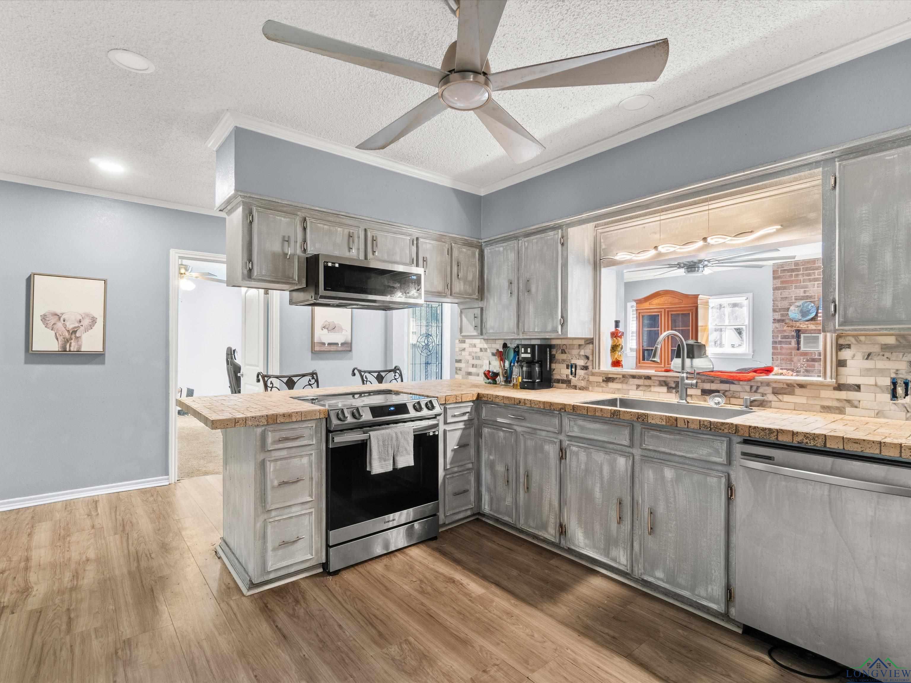 1101 N Bledsoe St, Gilmer, Texas image 14