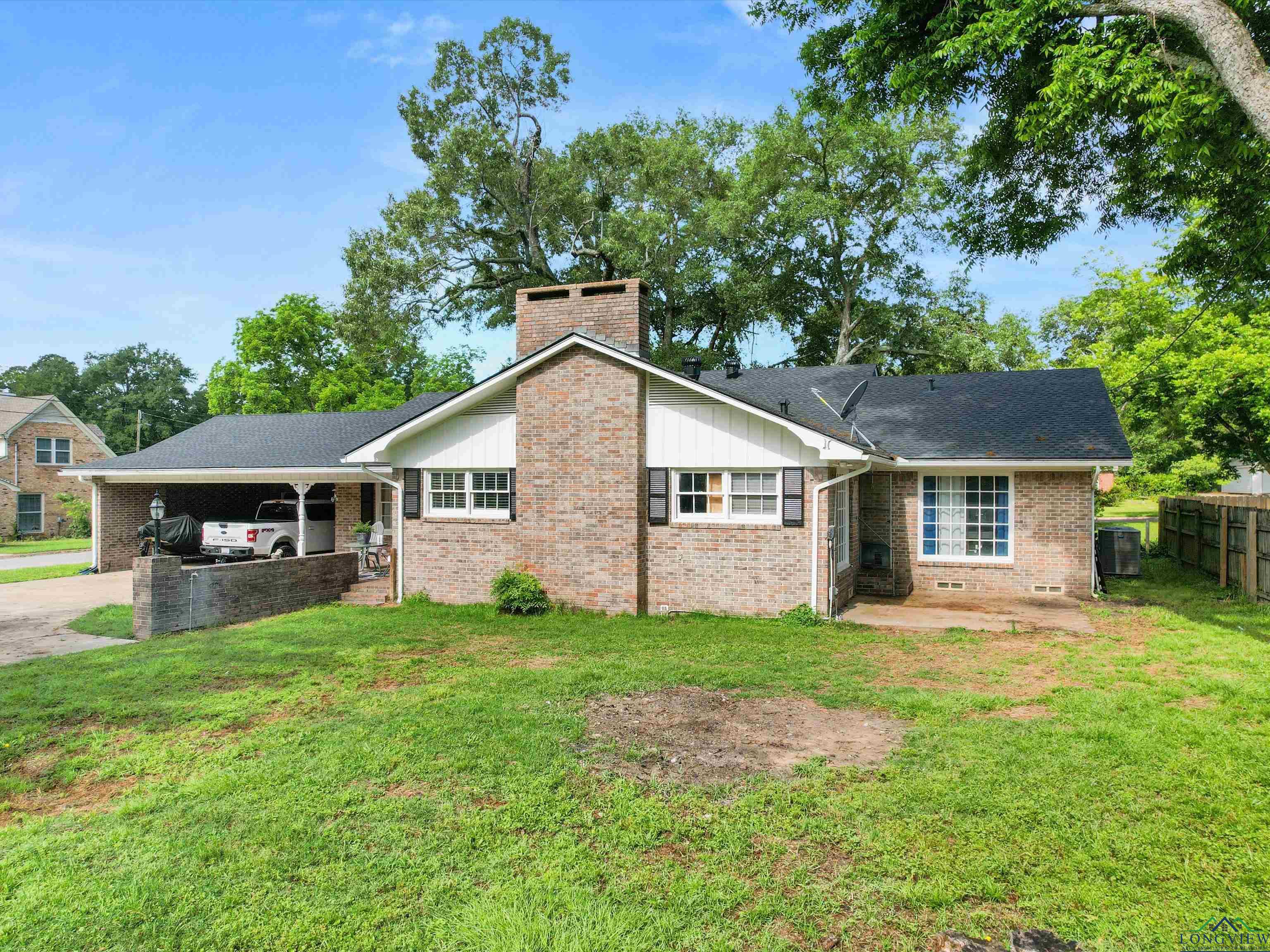 1101 N Bledsoe St, Gilmer, Texas image 9