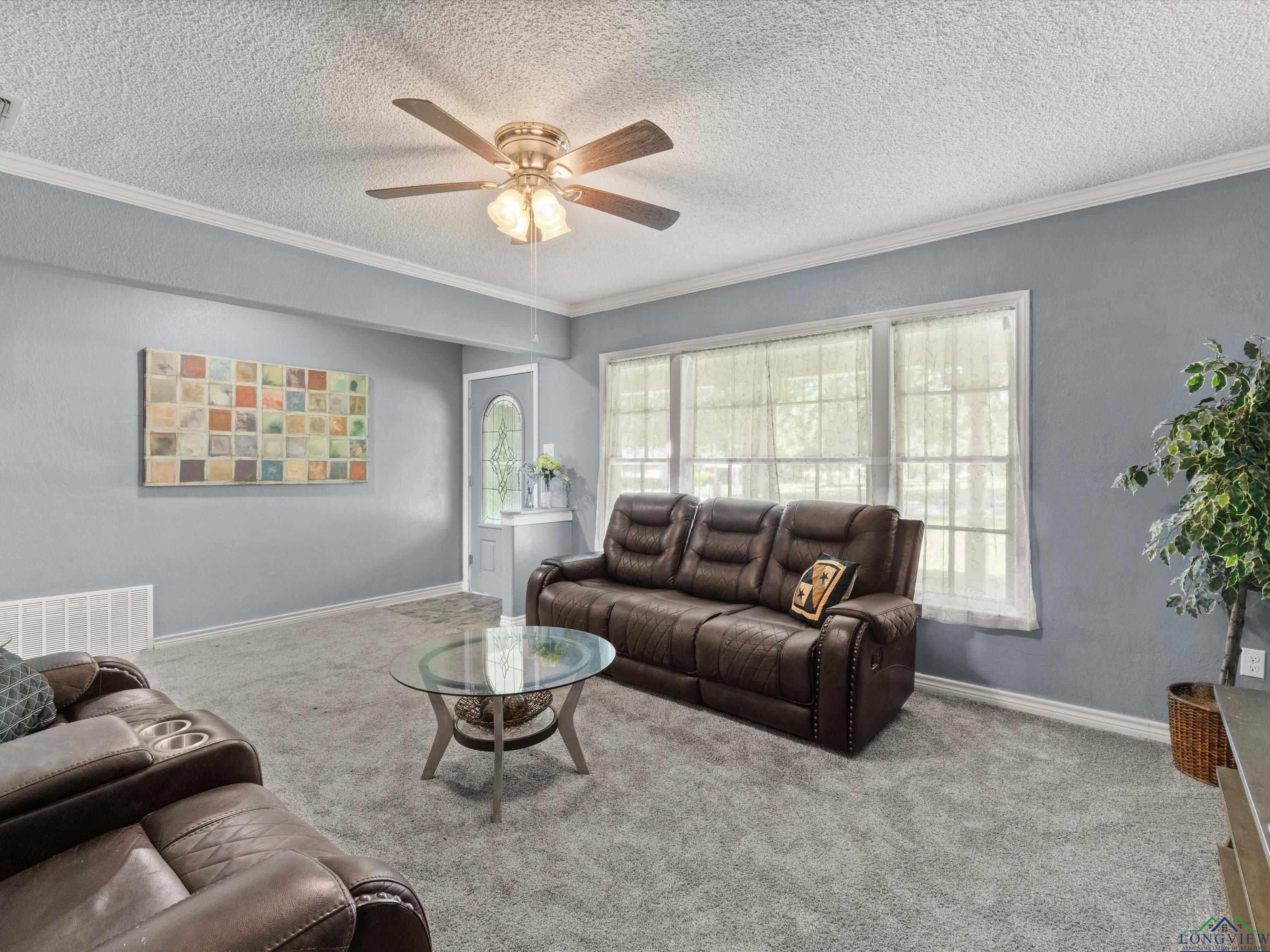 1101 N Bledsoe St, Gilmer, Texas image 11