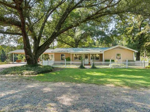 A home in Gladewater