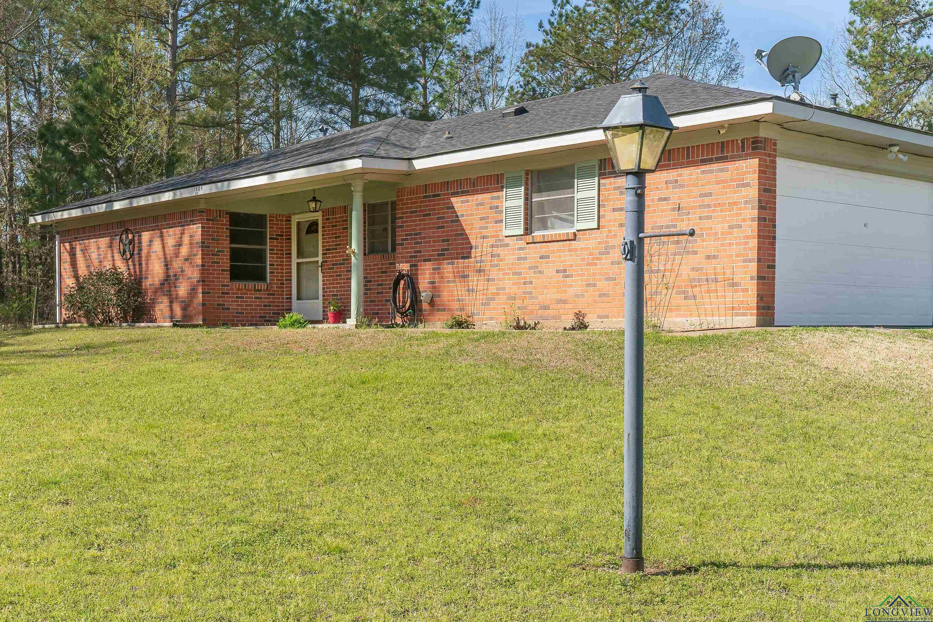 1809 Walter Dr, Marshall, Texas image 1