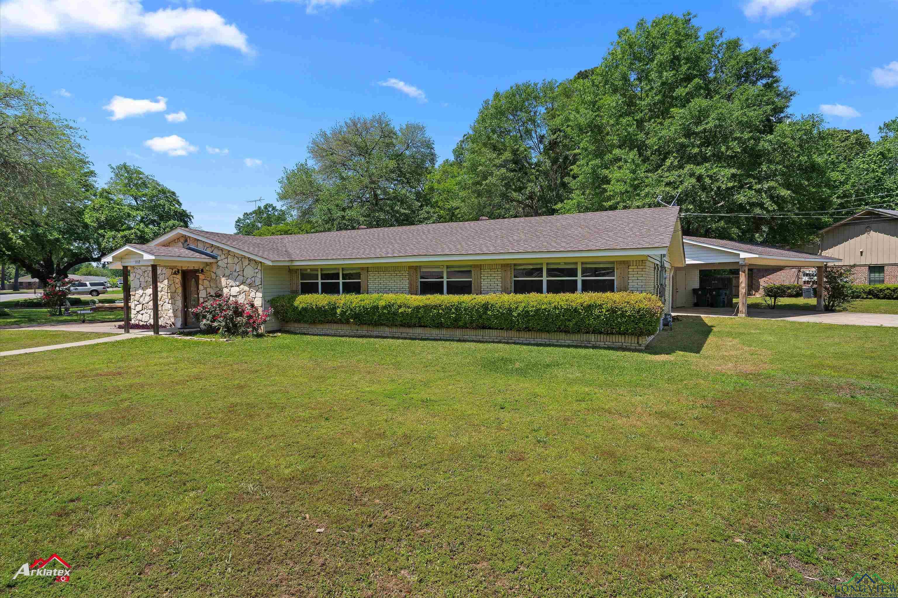 1112 Lynnwood Dr, Carthage, Texas image 1