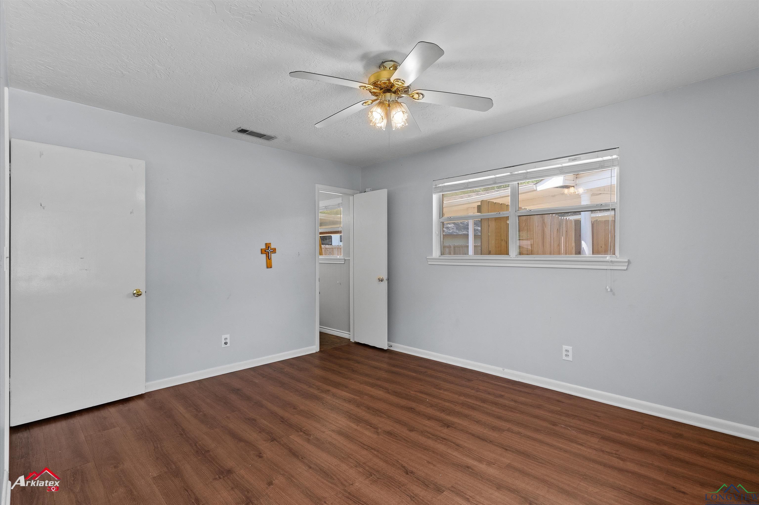 1112 Lynnwood Dr, Carthage, Texas image 13