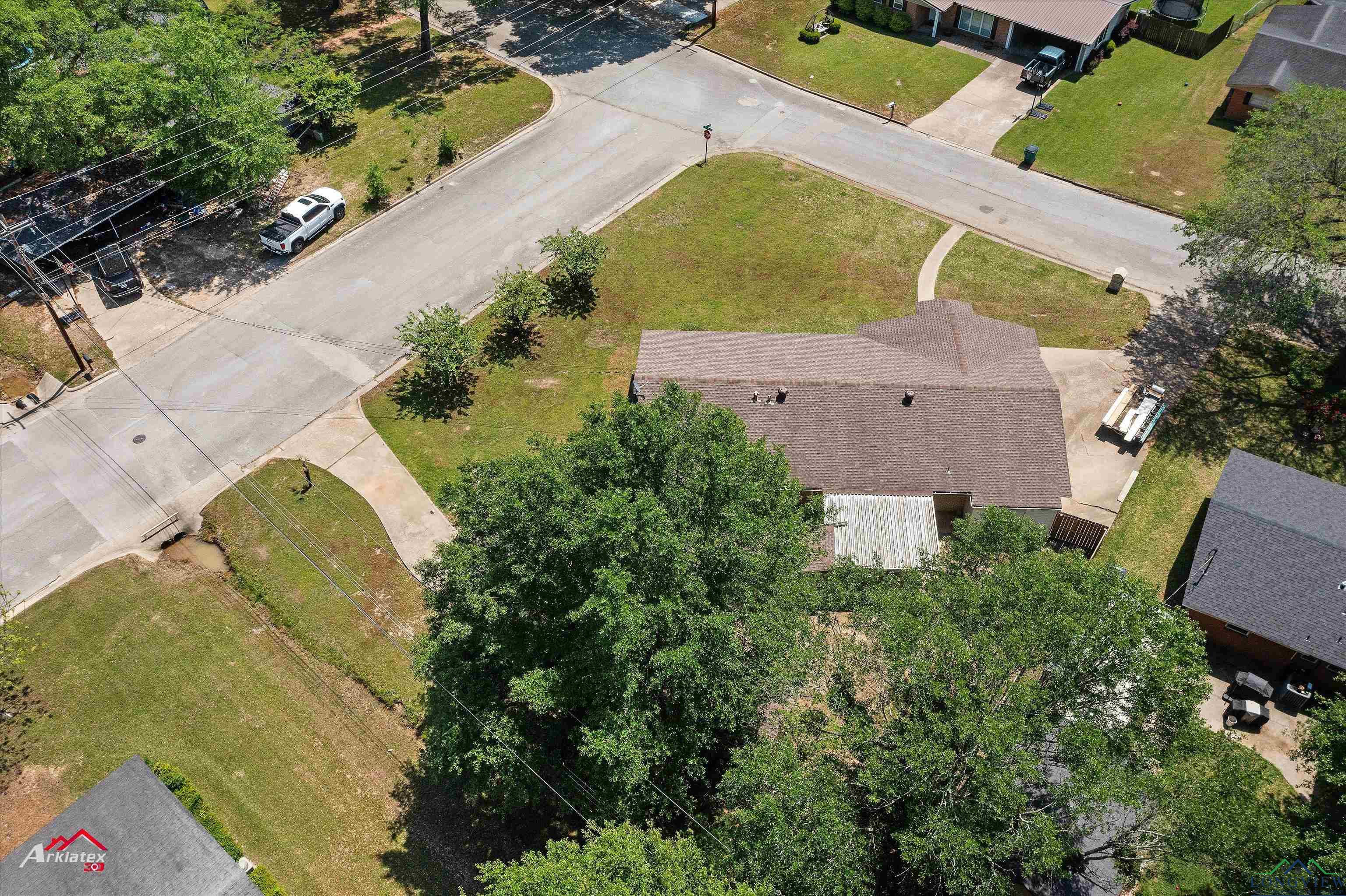 1112 Lynnwood Dr, Carthage, Texas image 5