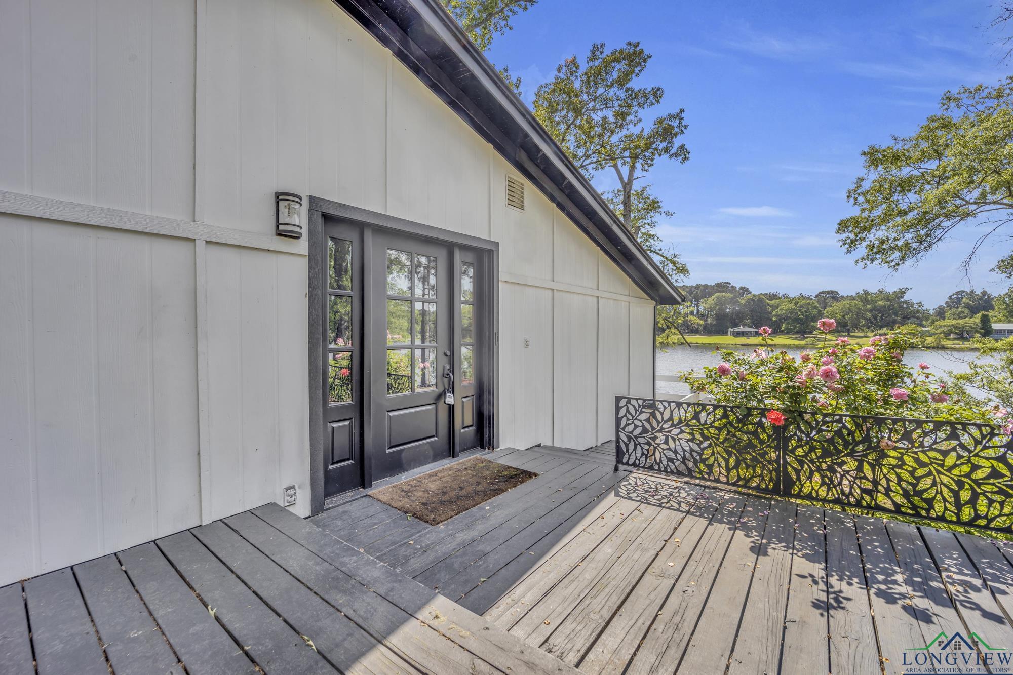 585 Naples Dr, Omaha, Texas image 6