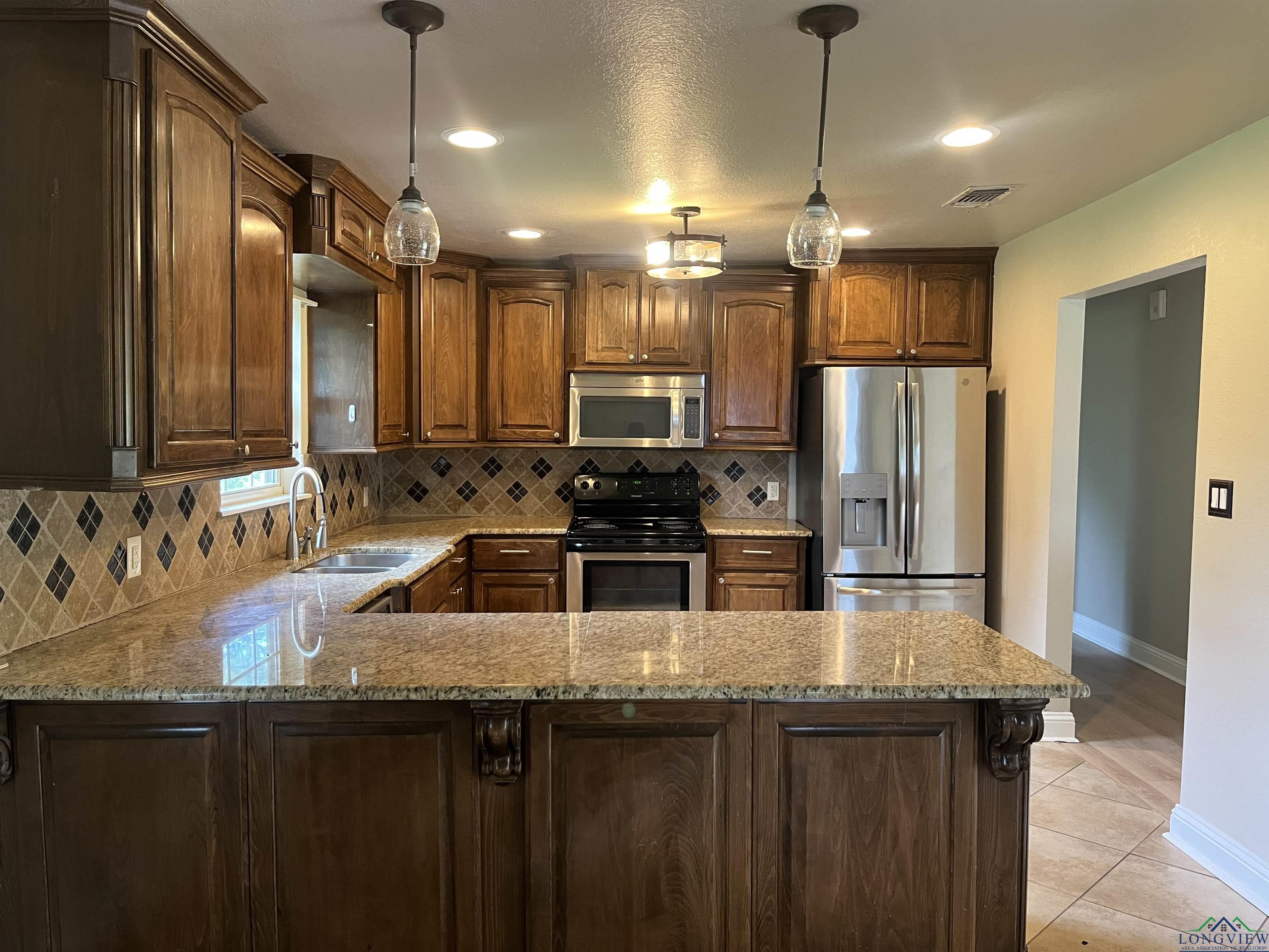 5832 Cooks Rd, Marshall, Texas image 7