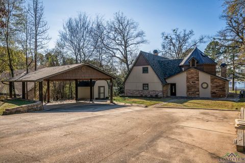 A home in Gladewater