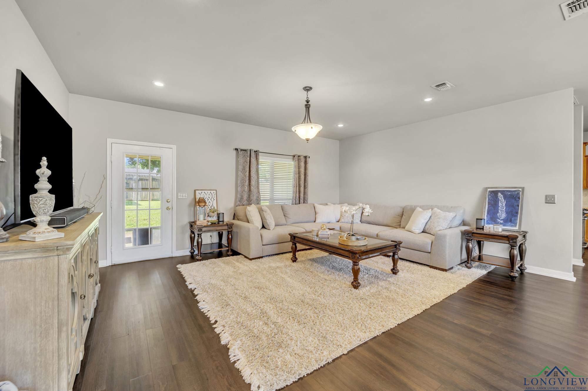 1708 Loring Ln, Longview, Texas image 5