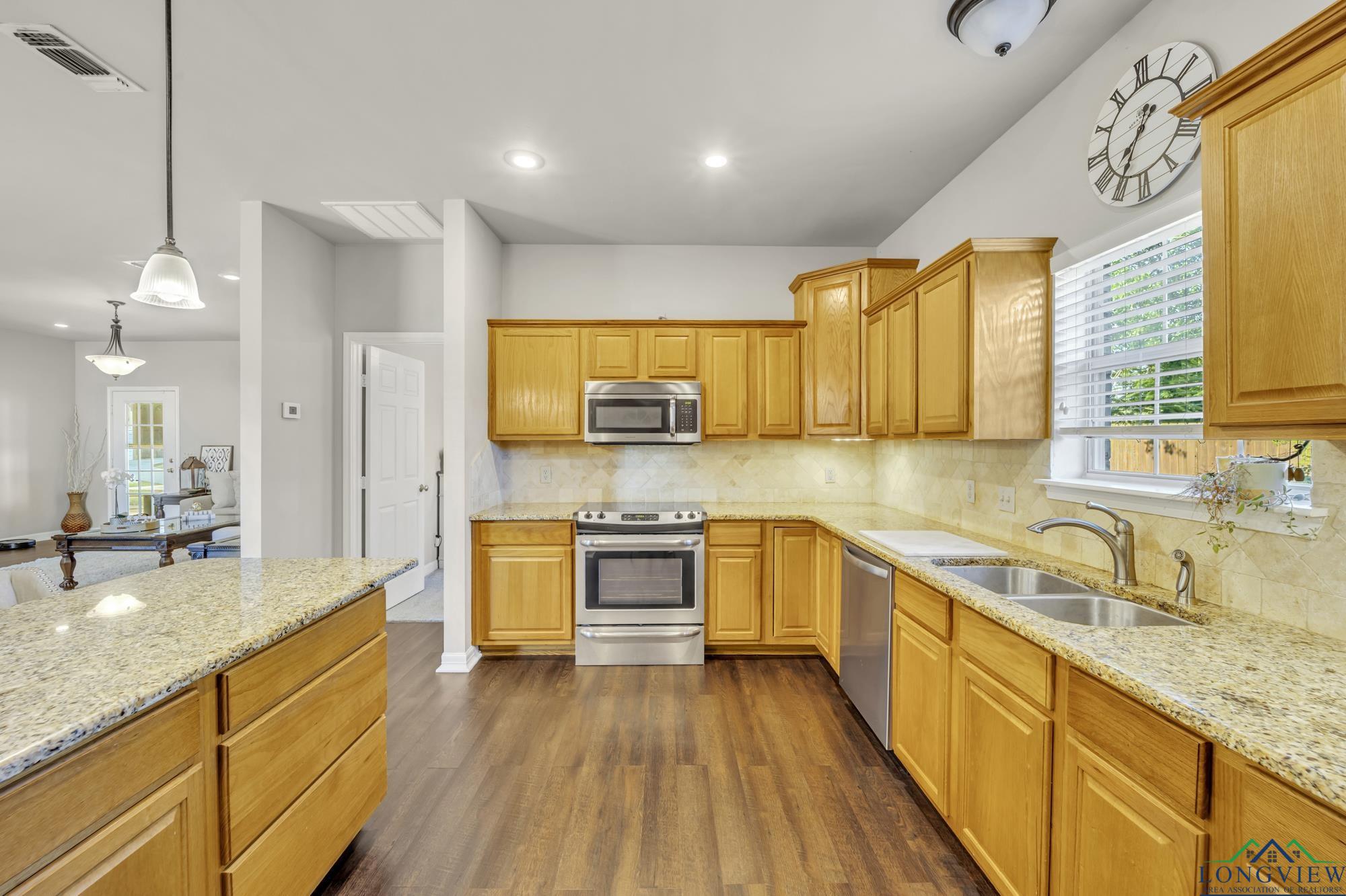 1708 Loring Ln, Longview, Texas image 12