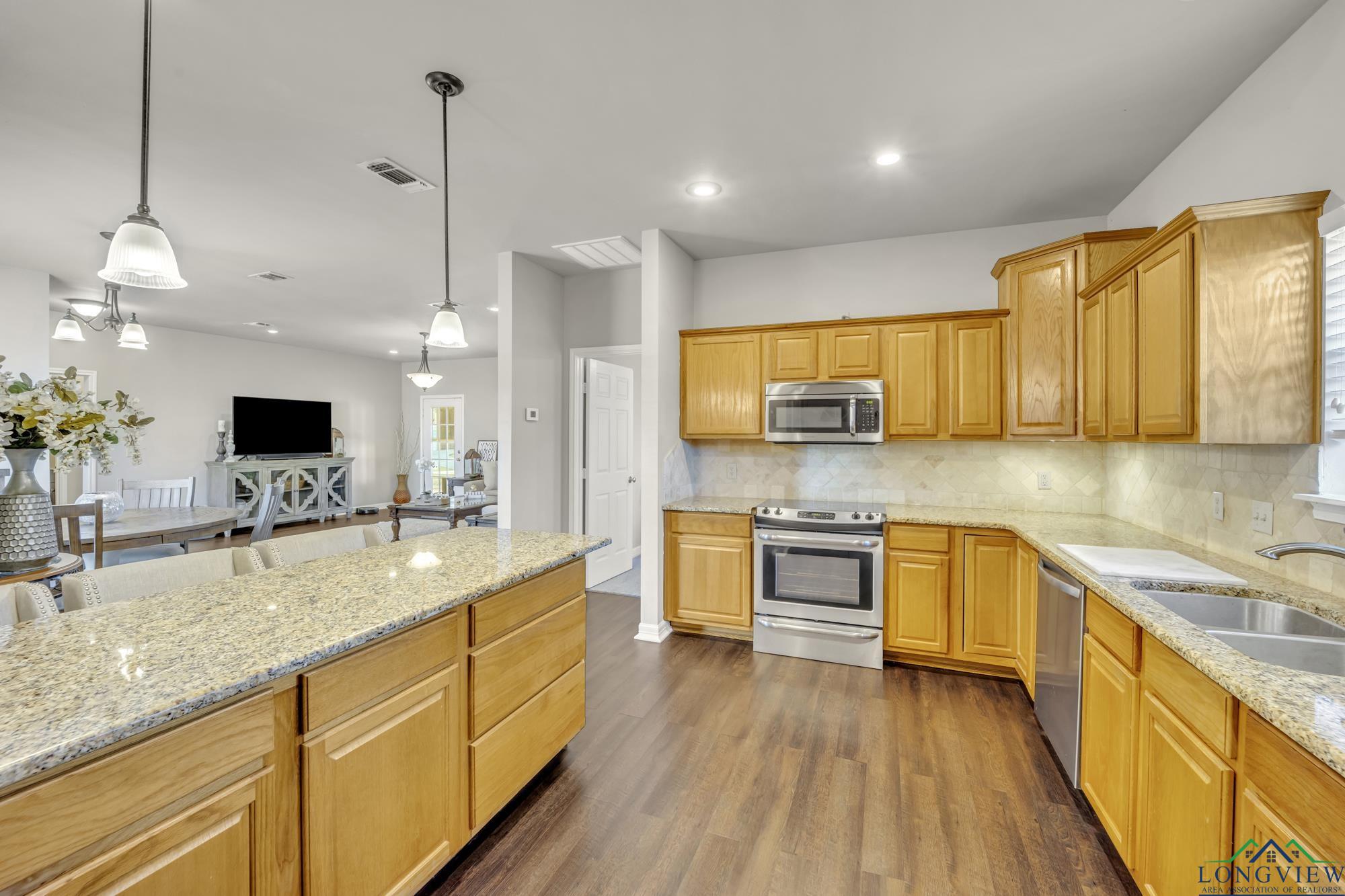 1708 Loring Ln, Longview, Texas image 11