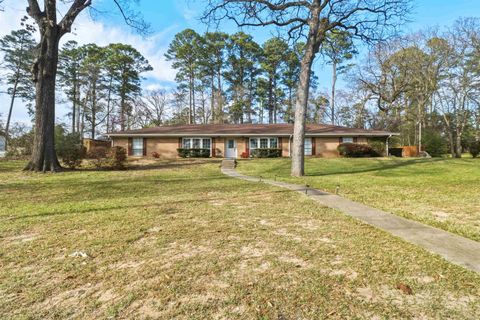 Homes For Sale - 1101 Camellia Lane<br/> Gregg County, Longview, TX 75601