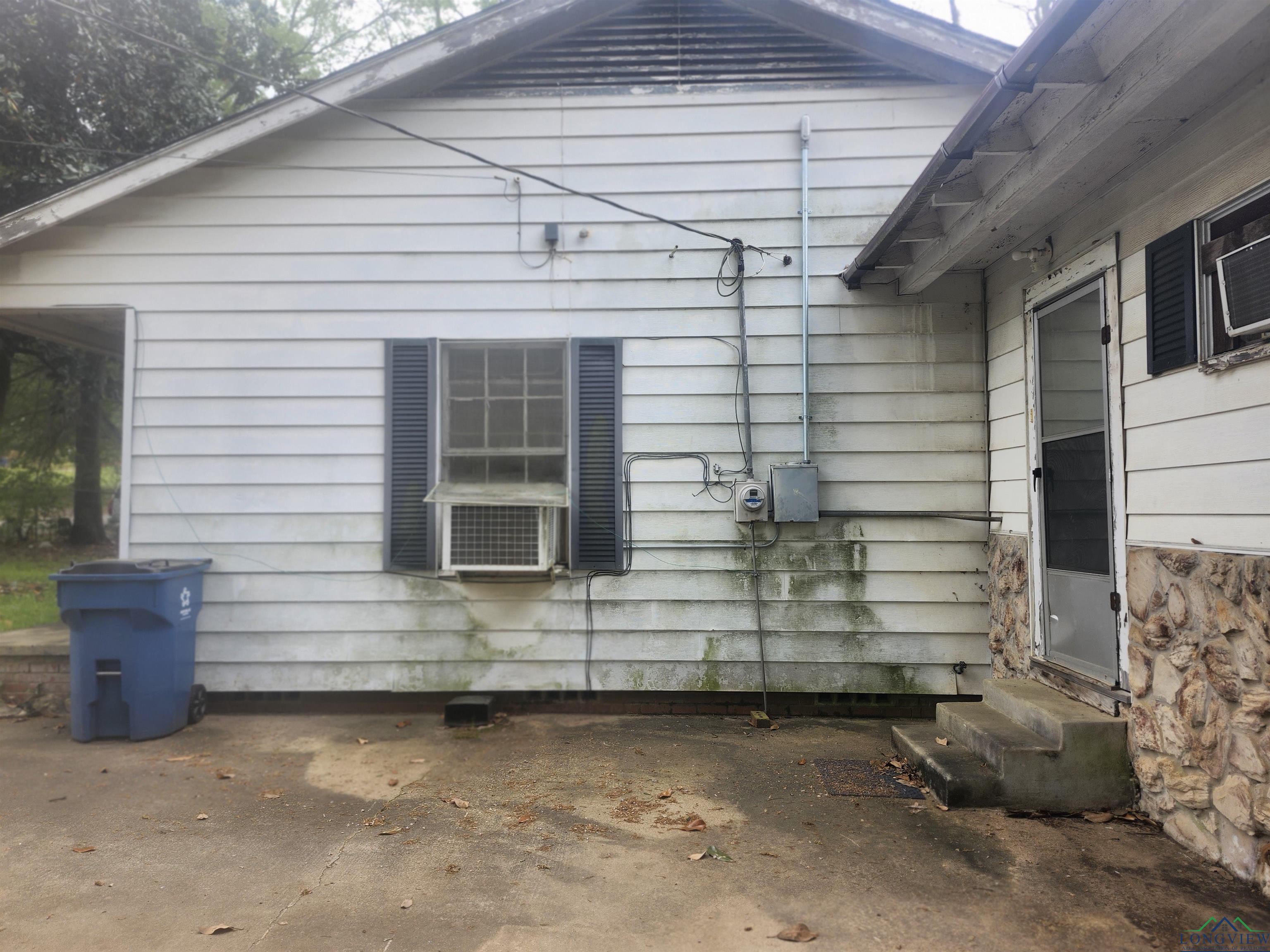 1803 Rosborough Springs Rd, Marshall, Texas image 4