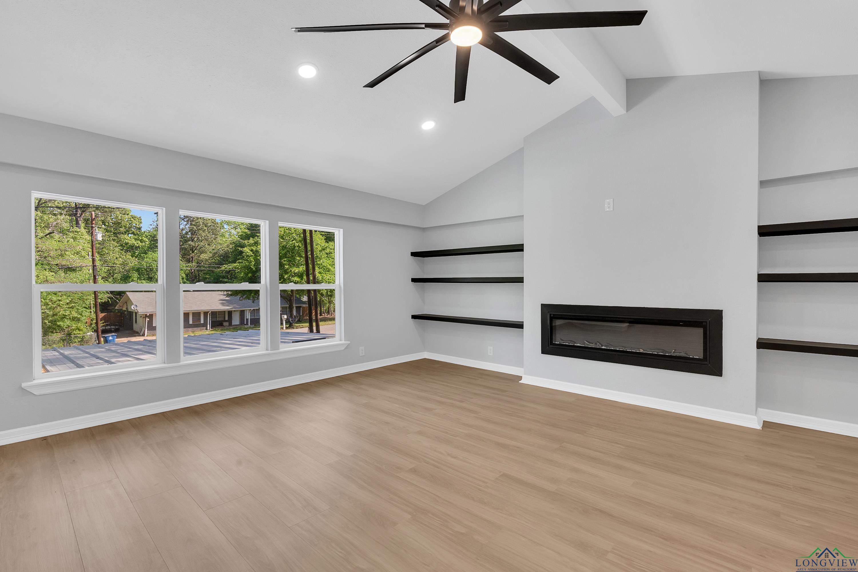 310 E Donna St, White Oak, Texas image 6