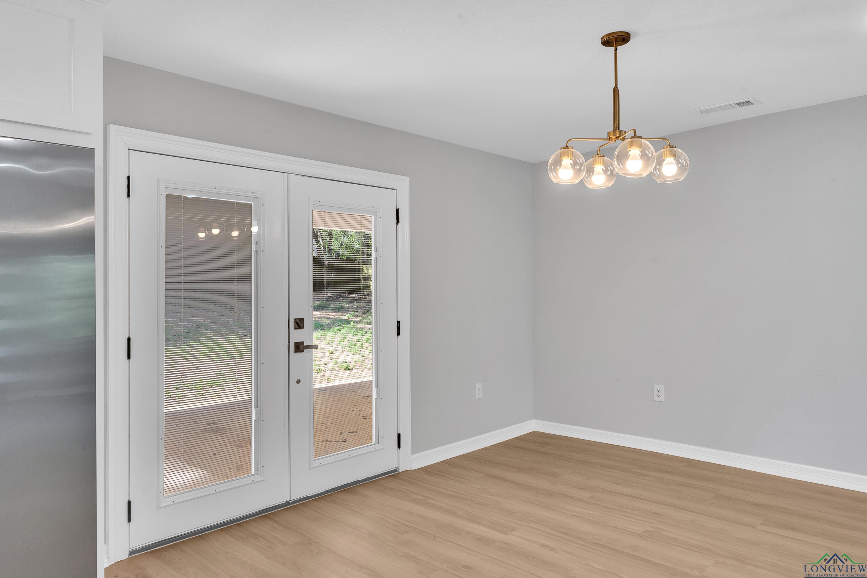 310 E Donna St, White Oak, Texas image 13