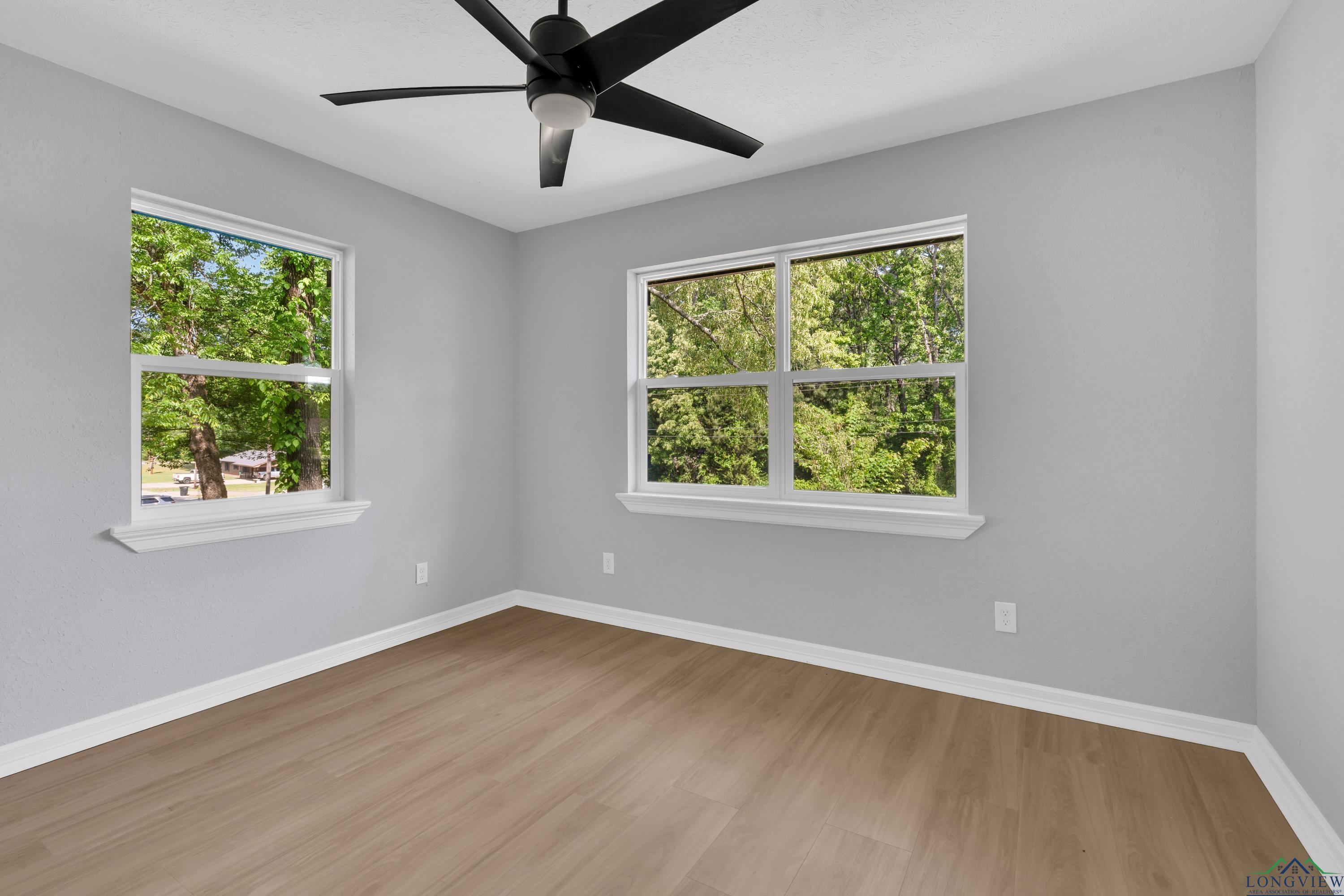 310 E Donna St, White Oak, Texas image 22