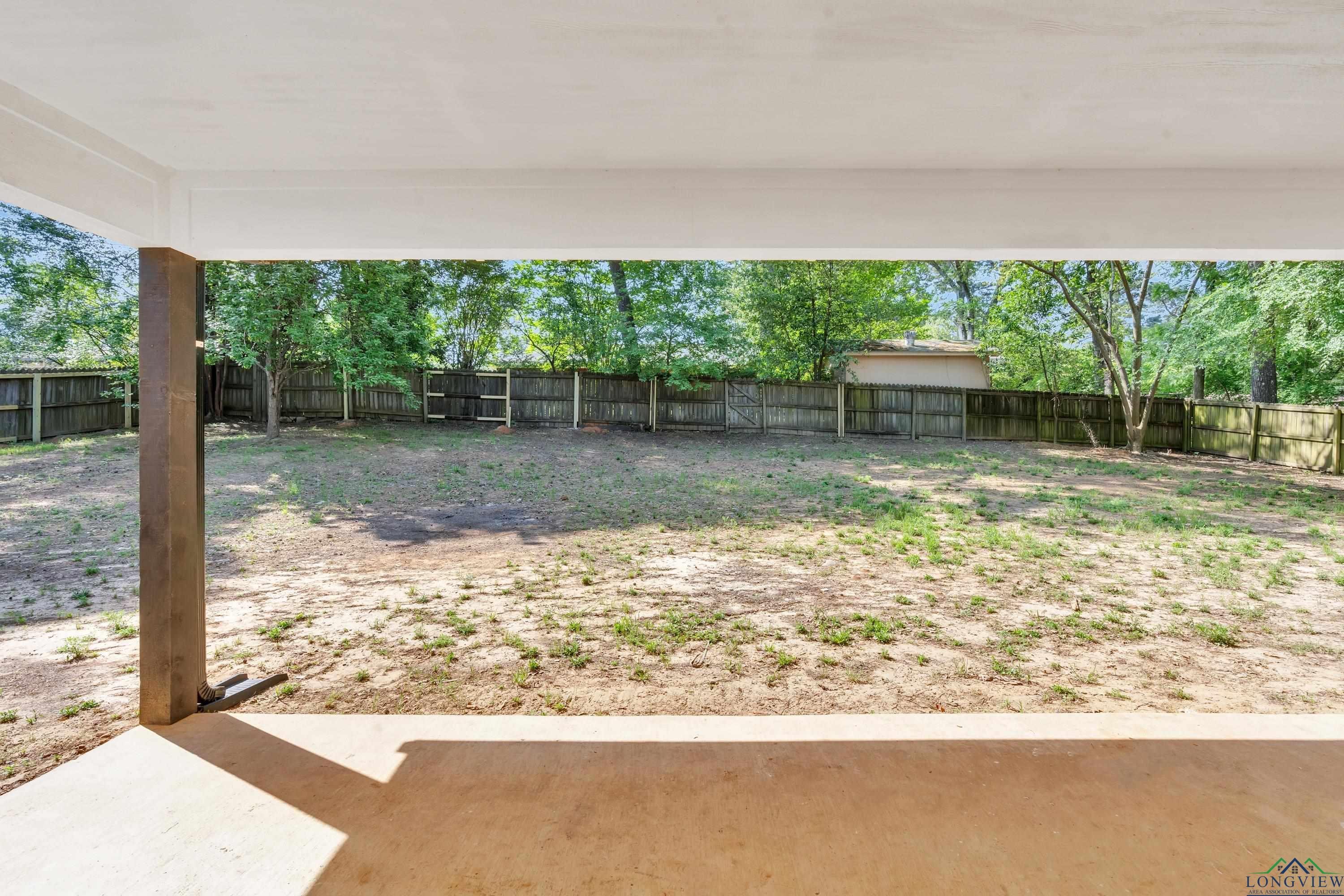 310 E Donna St, White Oak, Texas image 25