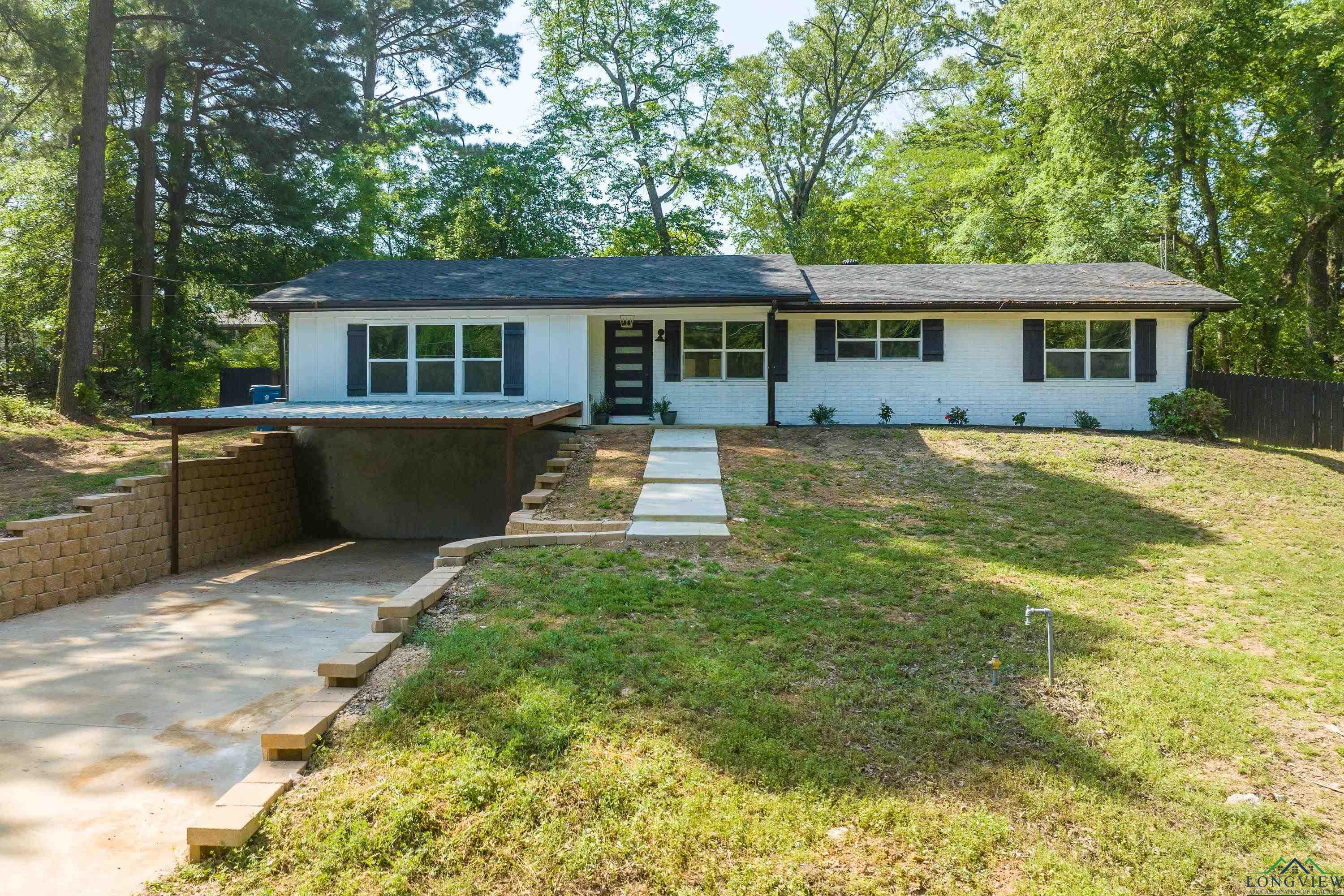 310 E Donna St, White Oak, Texas image 1