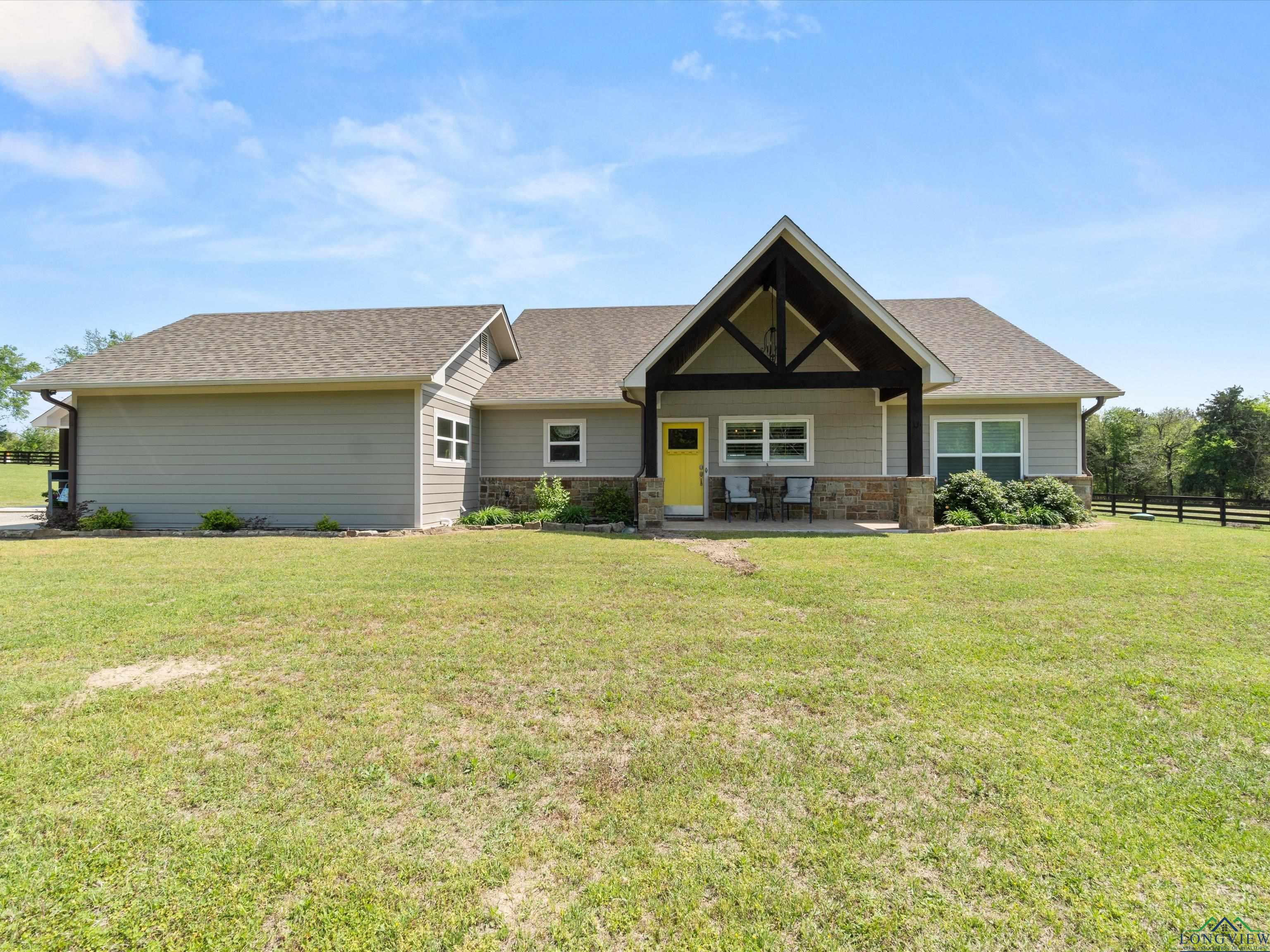 8693 Cedar Rd, Gilmer, Texas image 2