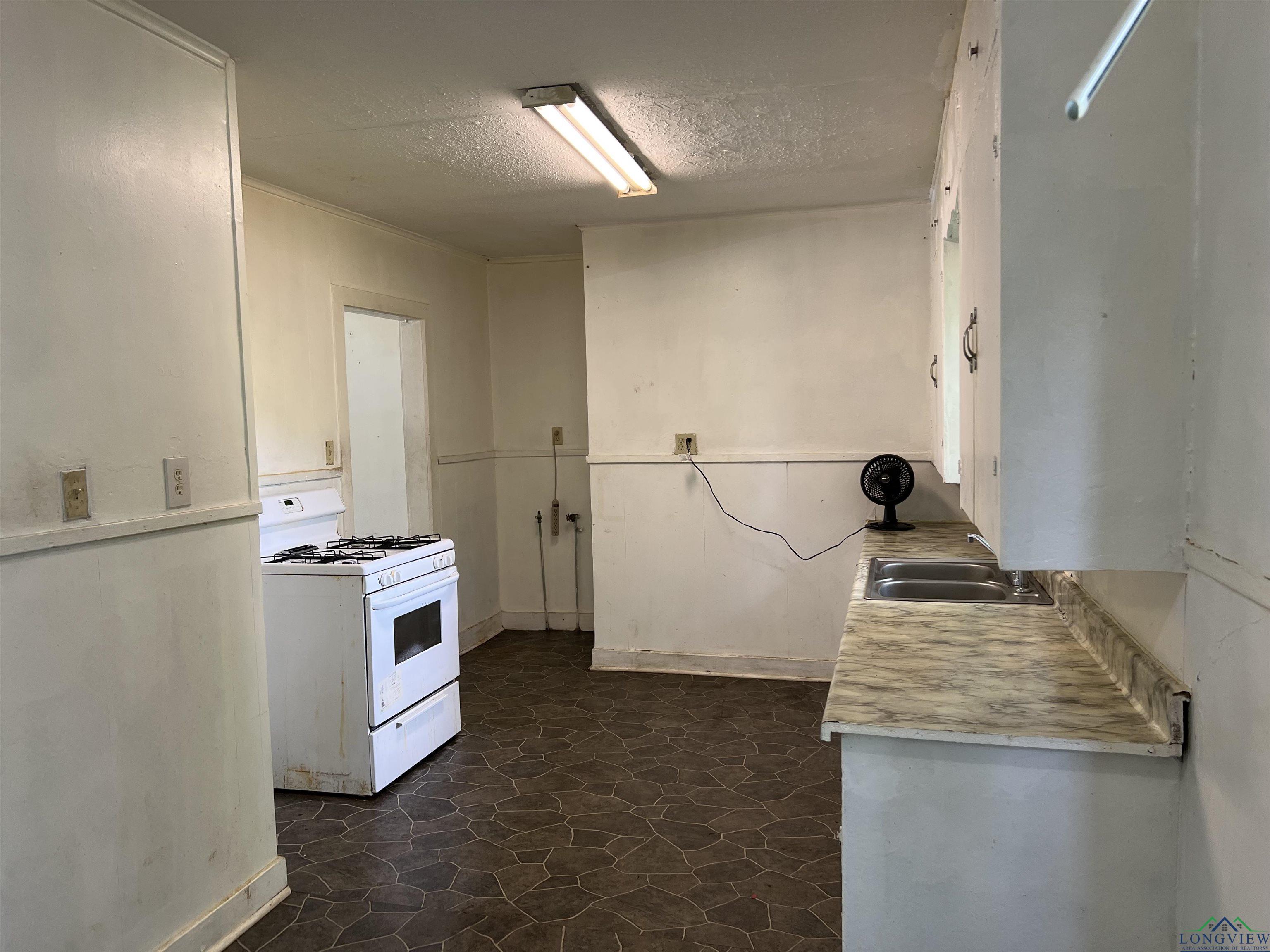 710 Aurel Ave, Longview, Texas image 3