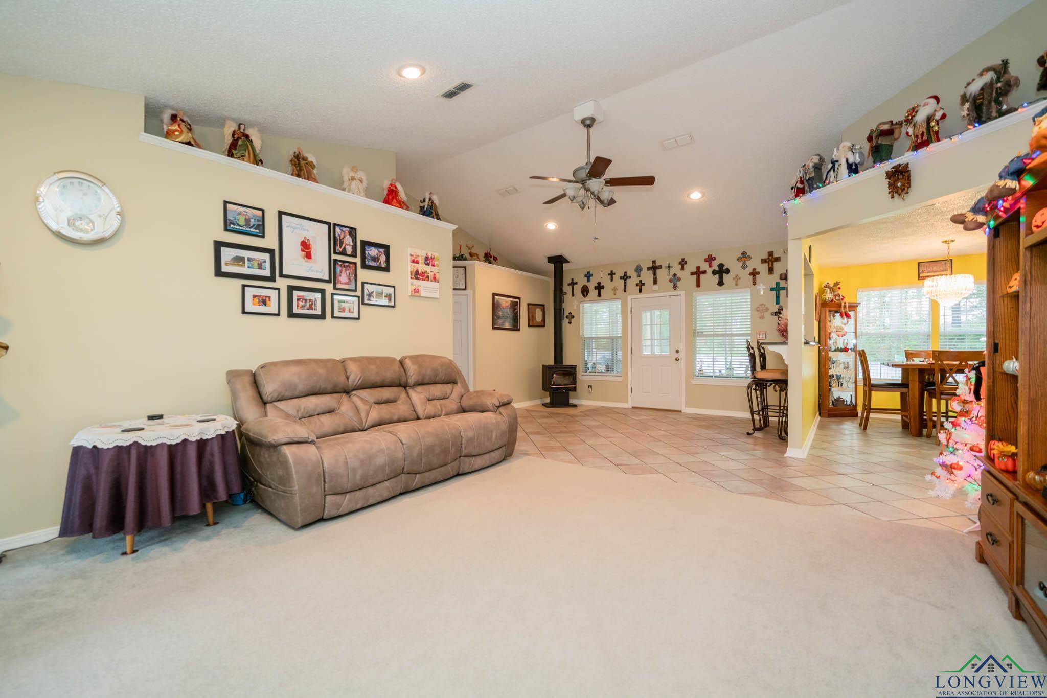 16877 Eagle Dr, Gladewater, Texas image 14