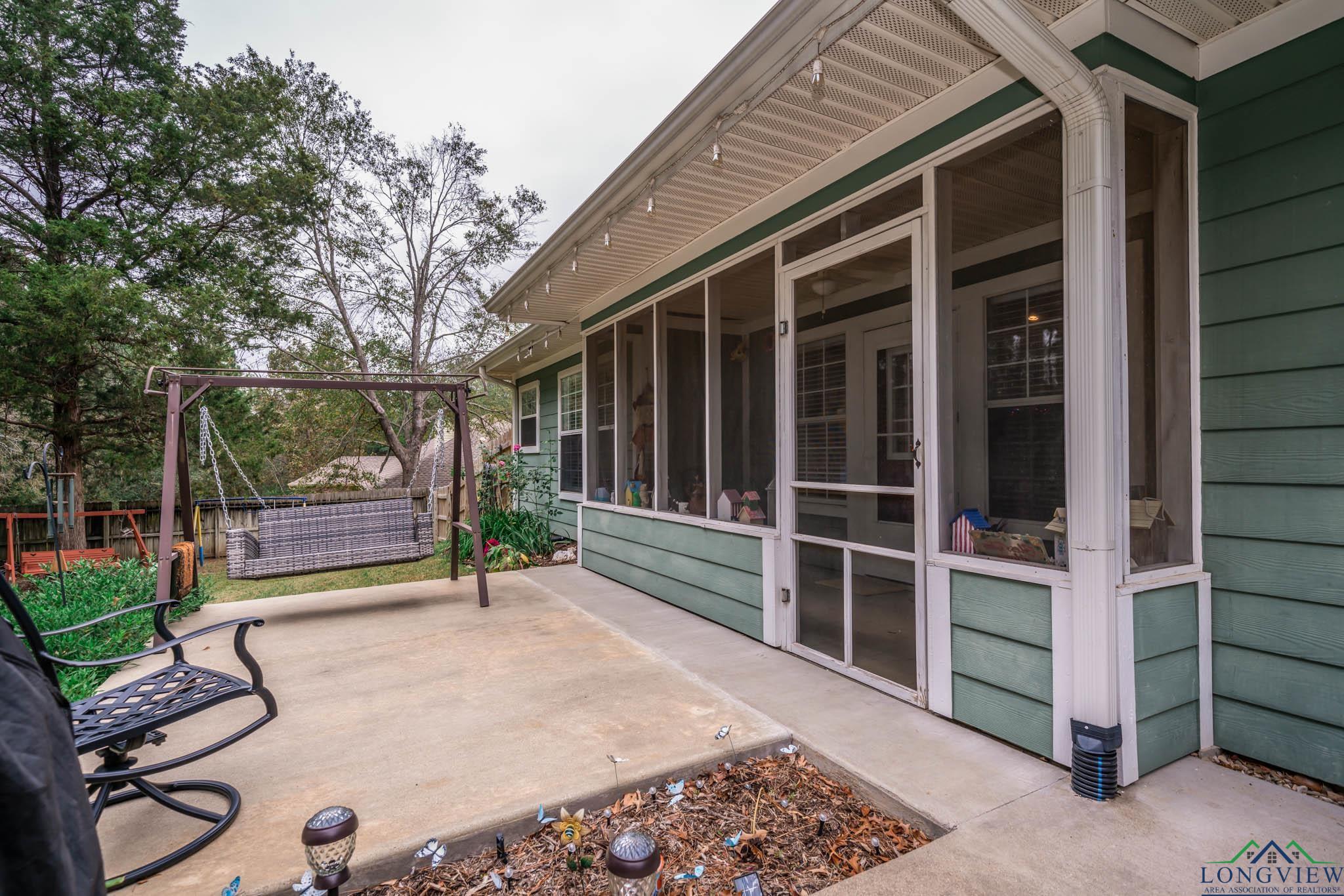 16877 Eagle Dr, Gladewater, Texas image 7