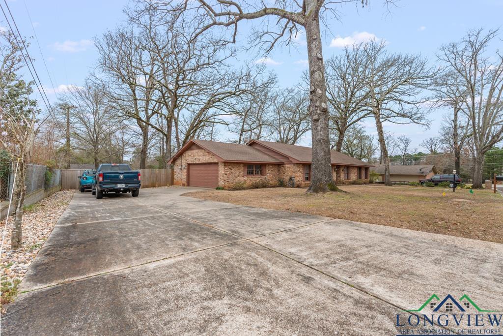 904 Happiness St, Longview, Texas image 34