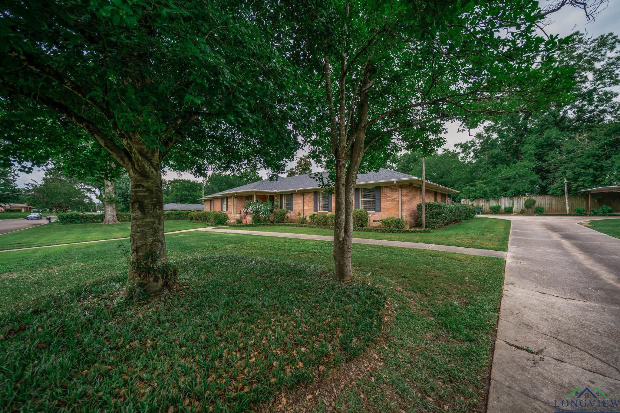 604 Woodcrest Ln, Longview, Texas image 2